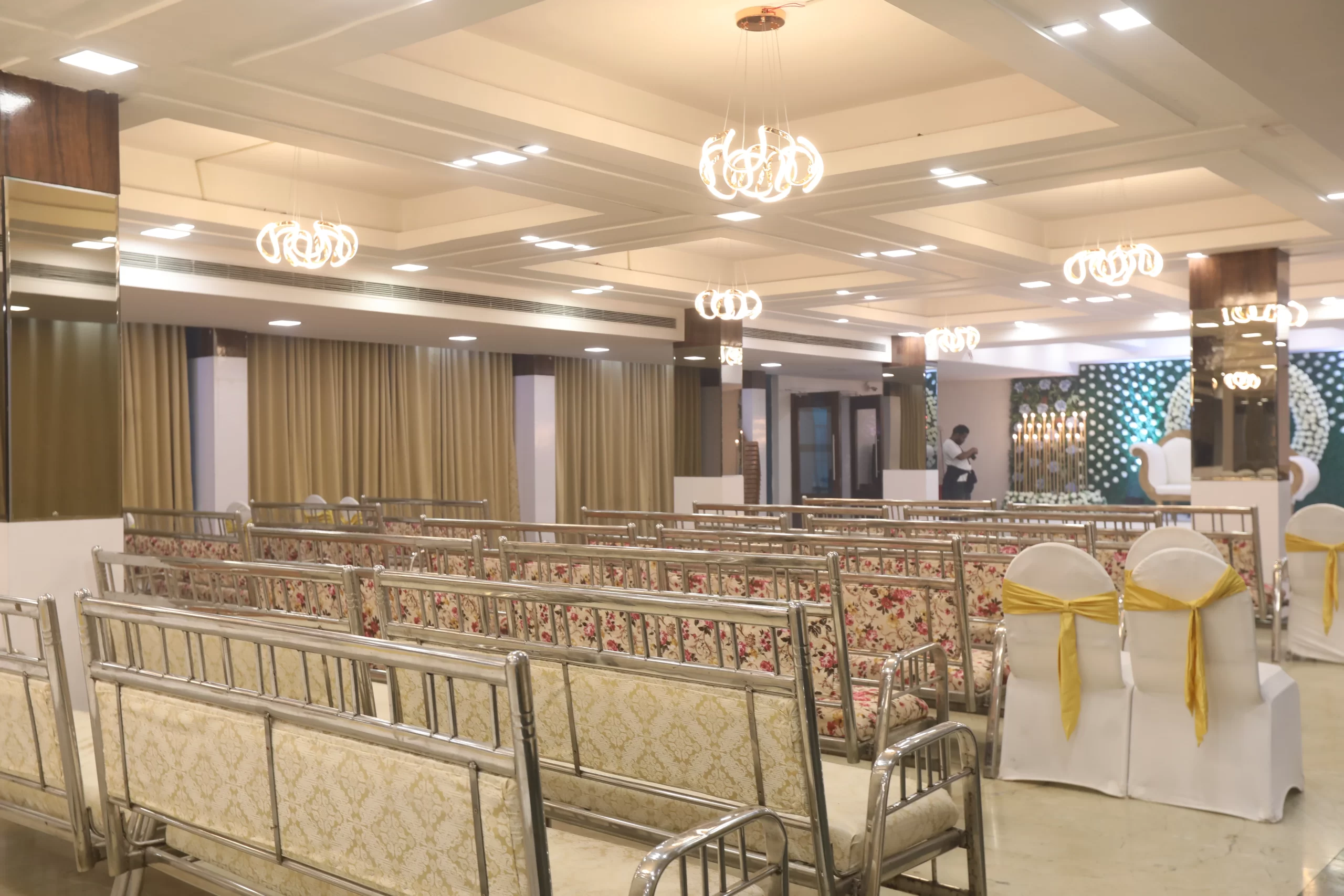 Mauli Banquets SunPlaza (2)